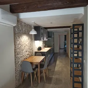 Andrey's Apartments, centrally-located apartment - Image 5