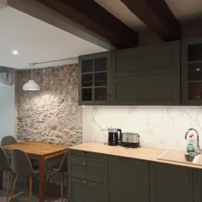 Andrey's Apartments, centrally-located apartment - Image 3