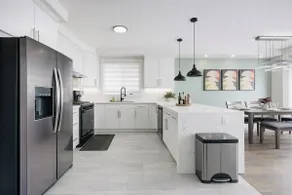 Lux 3BR 3BA Home/5 beds/Sleeps 10/Parking+Wi-Fi - Image 4
