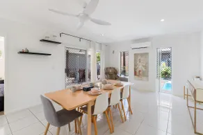 4BR Holiday Retreat near Redcliffe | BBQ & Pool - Image 2