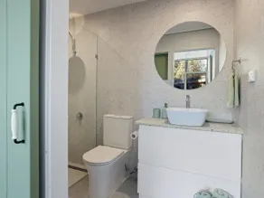 Peninsula Beach Family Apartment - Image 5