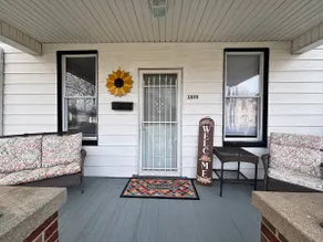 Near Hospitals & Fairgrounds | Pets OK Fenced Yard - Image 3