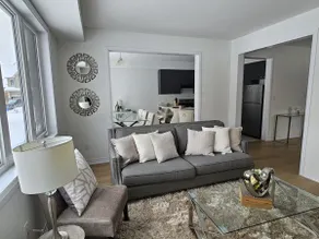 King Bed + Zen Room Near Niagara & Wine Country - Image 2