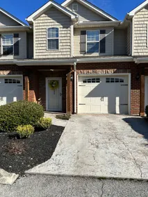 Sunny Townhouse - Image 2