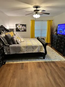 Sunny Townhouse - Image 4