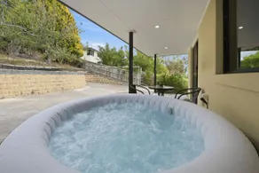 Modern Family Home in Lenah Valley Hobart - Image 4