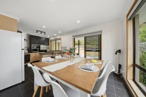Modern Family Home in Lenah Valley Hobart - Image 2