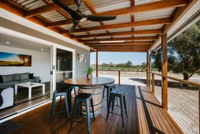 Silver Oak - Quiet Countryside Cottage by the Vines - Image 2