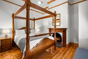 Spacious 4 BR, near Barossa, Sleeps 8, Fireplace, Min 2 nights - Image 3