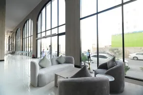 Elegant studio in a residential tower next to the train - Image 2