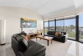Mandurah Escape•3 Ensuites•Spa Bath•Wifi•Parking - Image 3