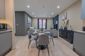Stylish Home for 8 | Free Parking | FAST wifi - Image 3