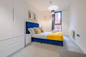 Stylish Home for 8 | Free Parking | FAST wifi - Image 4
