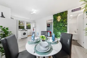 Sleeps 5 -Flat, Central, Hackney, Garden, Parking - Image 3