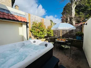 Pottergate Lodge Helmsley | Hot Tub & Dog Friendly - Image 2