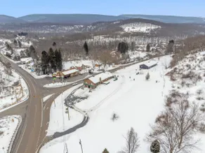 6BR - Sleeps 18 Near Seven Springs & Hidden Valley - Image 5