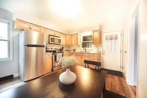 The Landing Pad, 3 BR Behind Airport, Sleeps 8 - Image 2