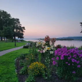 Hot Tub, River View, Sleeps 6 - The Bakery Suite - Image 5