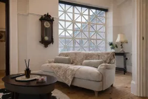 Luxury Apartment w/ King Bed - Image 5