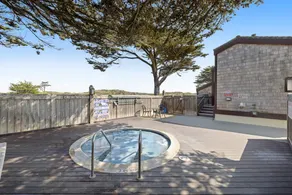 4BR luxury home with amazing views, beach access - Image 4
