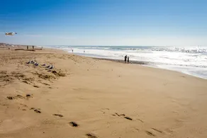 Walk to Beach 3BR Waterview | Balcony | W/D - Image 3
