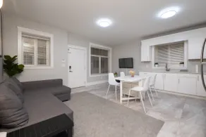 Modern Comfort 2BR in Delta Near Transit and Shops - Image 3