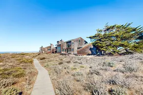 Beachfront 4BR with heated pool, hot tub, & views - Image 5