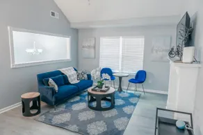 Modern Oak w/ 4BR|5BD Sleeps 12 - Image 3