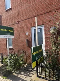 Stunning 2 bedroom apartment in a fairly new flat at the heart of Southampton central - Image 4
