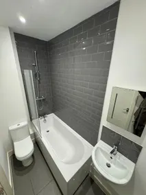 Stunning 2 bedroom apartment in a fairly new flat at the heart of Southampton central - Image 4