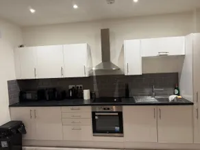 Stunning 2 bedroom apartment in a fairly new flat at the heart of Southampton central - Image 5