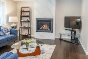 Beautifully furnished three bedroom suite. - Image 5