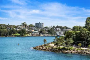 Central Harbour Retreat Steps to Harbour Bridge & CBD - Image 3