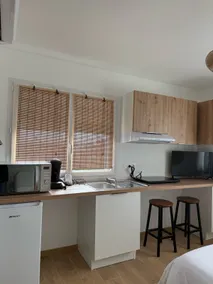 Modern air-conditioned studio 20 min from Bordeaux - Image 5
