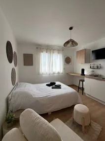 Modern air-conditioned studio 20 min from Bordeaux - Image 4