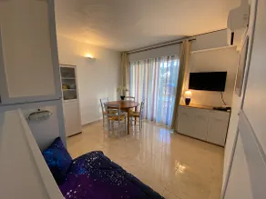 Nice air-conditioned studio in the port of Hyères 83400 - Image 5