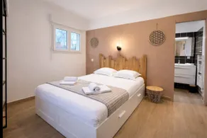 L'Écrin – Garden cottage & Jacuzzi near the train station - Image 2