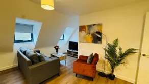 2-Bed Apartment, Swindon Old Town Square - Image 5