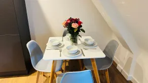 2-Bed Apartment, Swindon Old Town Square - Image 2