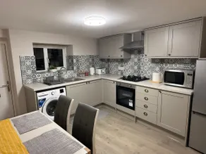 Stylish 1-Bed Apartment Ideal for 2 Guests - Image 2