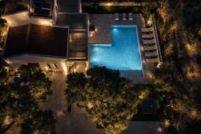 Banana Bay Residence-1' walk from the Sea - Image 2
