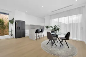 ”Enjoy a Brand-New Modern Luxury Stay ” - Image 3