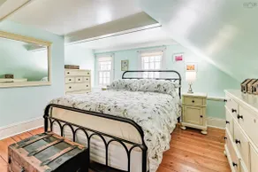 Old Country Charm - Image 3