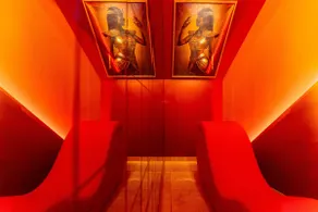 Cleopatra's Secret Luxury Suite with Jacuzzi - Image 5