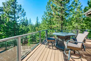 Luxury home with office & garage, sleeps 8 - Image 2