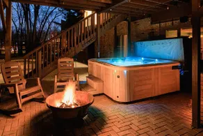 Spacious family home, Hot tub - Image 3