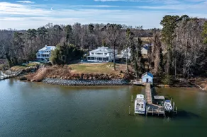 Waterfront Rivah homestead on the farm with a pool - Image 3