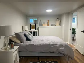 Stylish Private Flat Near Roosevelt Light Rail - Image 5