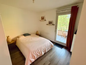 One-bedroom apartment near Lille and CHR, balcony, pond view, parking - Image 4