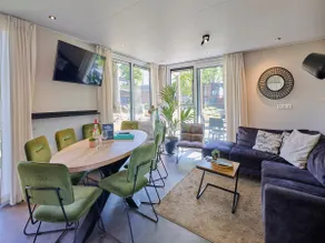 Spacious 8-person house on child-friendly park - Image 2